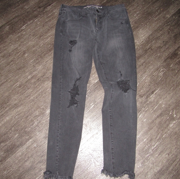 American Eagle Super Low Jegging distressed black size 8 - Picture 2 of 10